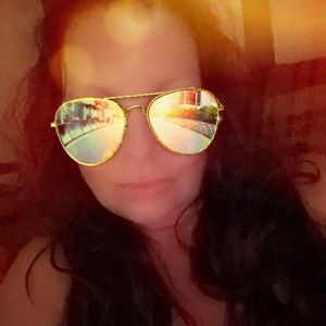 Meet your Posher, Veronica